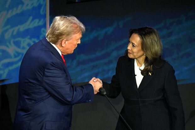 Trump y Harris coinciden en promesa de eliminar impuesto a las propinas