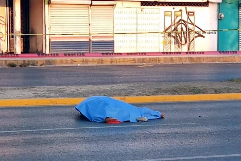 Mujer fallece y dos resultan heridas tras ser atropelladas