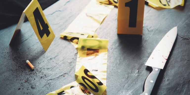 Adolescente de 15 años apuñala a su hermano