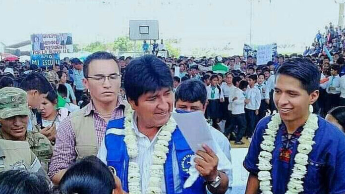 Un volcán político llamado Evo Morales, hace erupción en Bolivia Un volcán político llamado Evo Morales, hace erupción en Bolivia