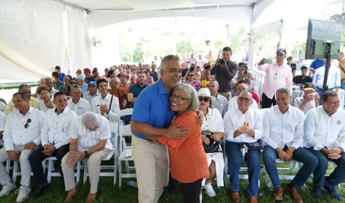 Inauguran proyecto de electrificación en Sabana Inaje