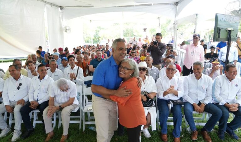 Inauguran proyecto de electrificación en Sabana Inaje
