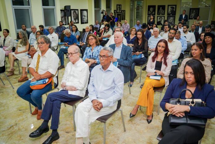 Flacso y Supérate presentan segunda edición del libro "Desigualdades y Clases Sociales"