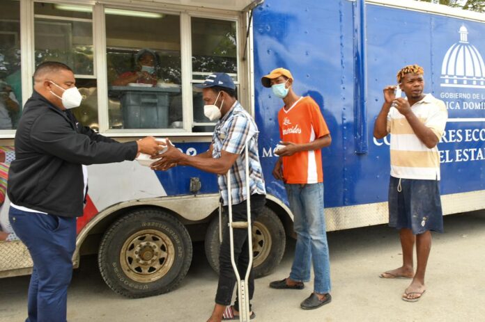 Instalan cocinas móviles en centros de interdicción migratoria