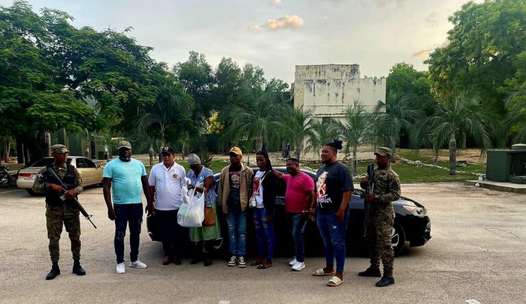 Ejercito entrega traficantes de indocumentados a minsterio público