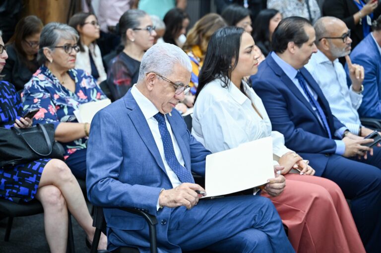Presidente del Senado aboga por ley de alimentación y nutrición escolar