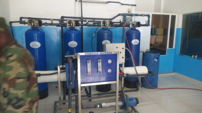 Edeeste y PGASE detectan fraude eléctrico en fábrica de hielo