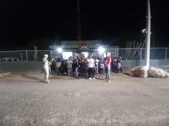 Detienen a 34 haitianos en situación irregular