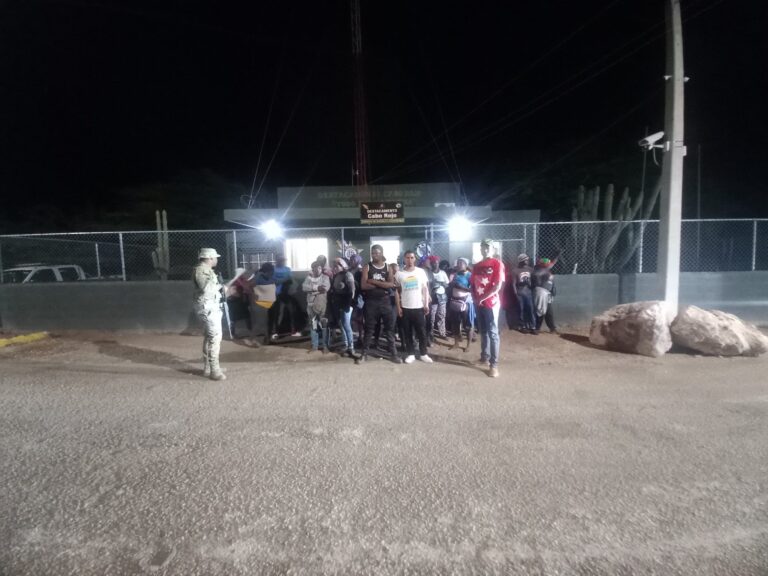 Detienen a 34 haitianos en situación irregular