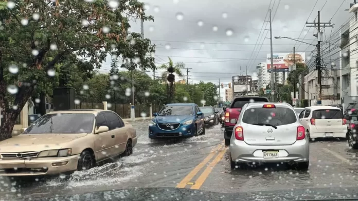 Lluvias continuas por onda tropical y vaguada