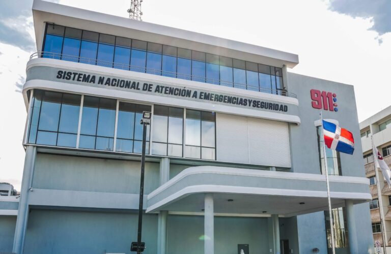 Sistema 9-1-1 responde a accidente múltiple en la autopista Duarte