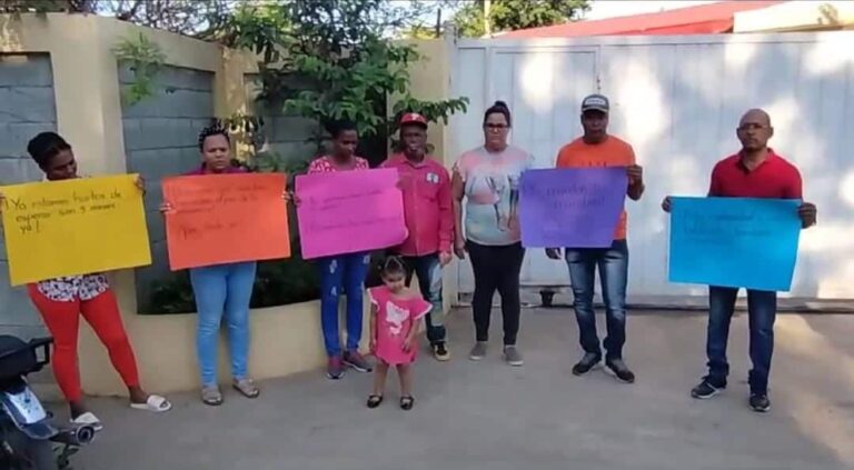 Protesta en Montecristi por condiciones precarias en escuela