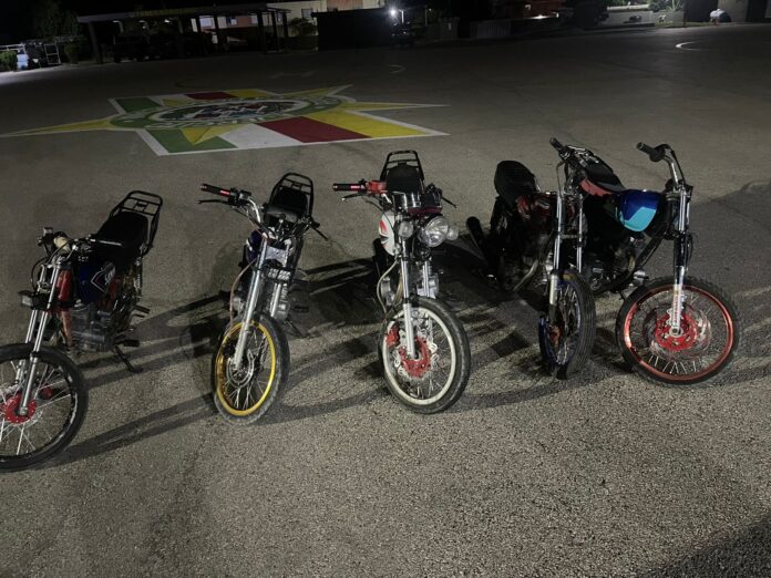 Ejército Dominicano arresta a siete motociclistas por transporte ilegal de extranjeros