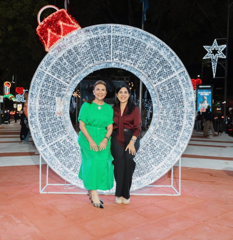 Alcaldía y Banco Popular inauguran el alumbrado navideño en SD