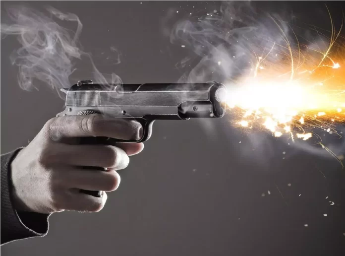 Mujer muere y joven resulta herido en ataque a tiros en San Luis