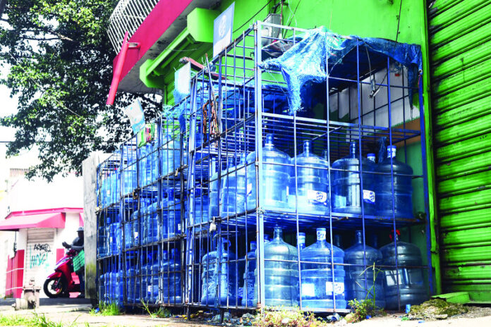Pro Consumidor intensifica operativos para erradicar botellones de agua expuestos al sol