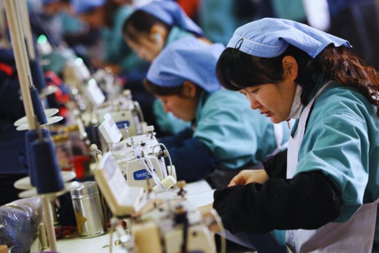 Estados Unidos prohíbe importaciones a 37 empresas chinas