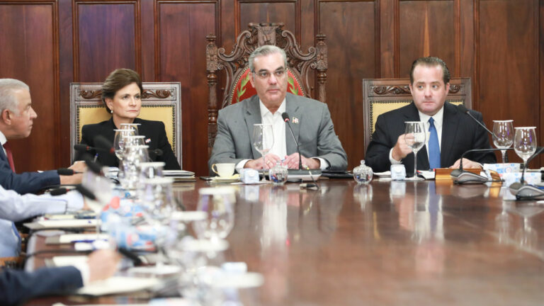 Realizan reunión del Consejo de Ministros