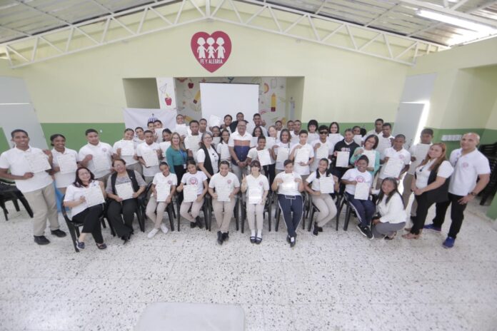Estudiantes participan en jornadas sobre prevención de violencia y manejo de conflictos