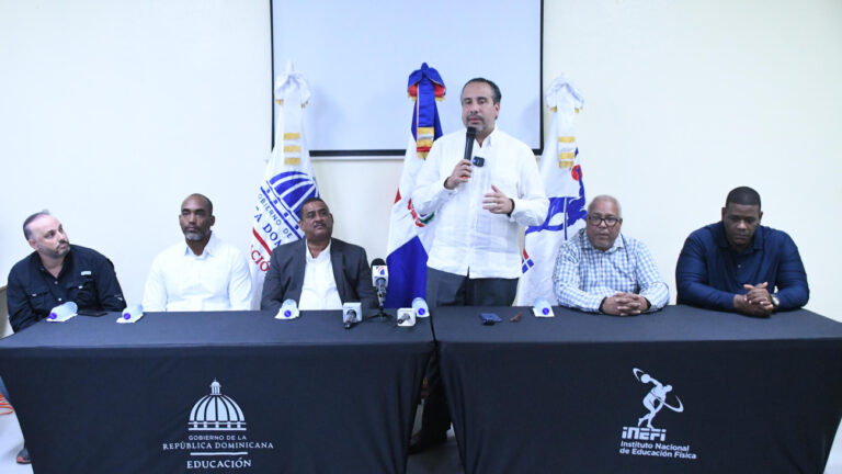 Anuncian remodelación de estadio y construcción de polideportivo