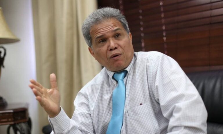 CMD denuncia retrasos en pagos de ARS a médicos