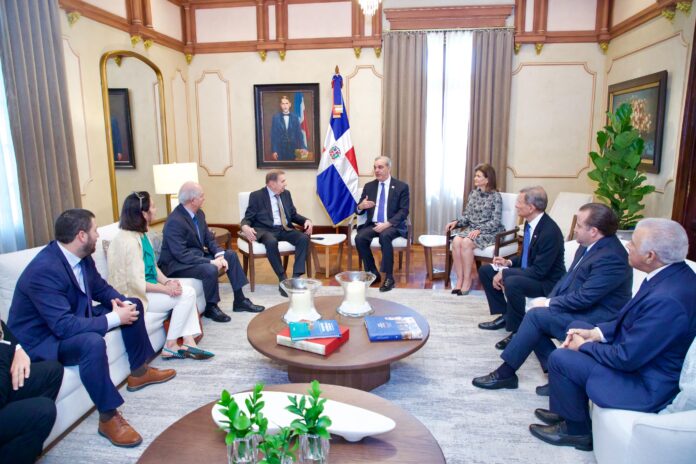 Presidente Luis Abinader recibe a Edmundo González Urrutia