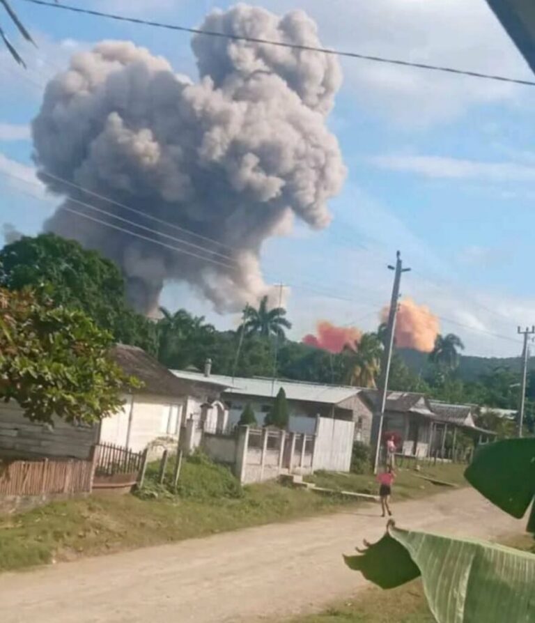 Explosiones en una base militar que almacenaba pertrechos militares en Cuba deja 13 desaparecidos