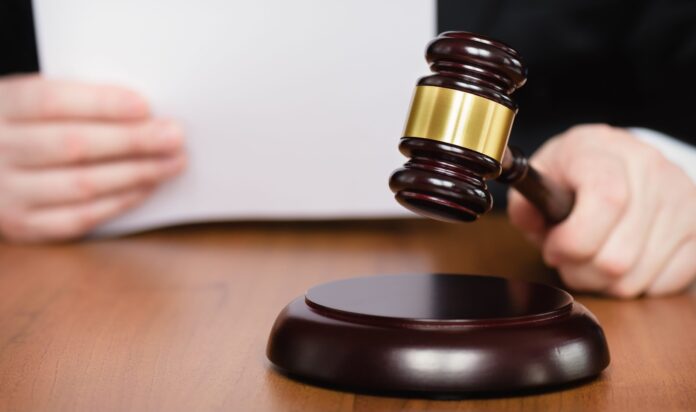 Imponen prisión preventiva a hombre acusado de golpear y robar a otro