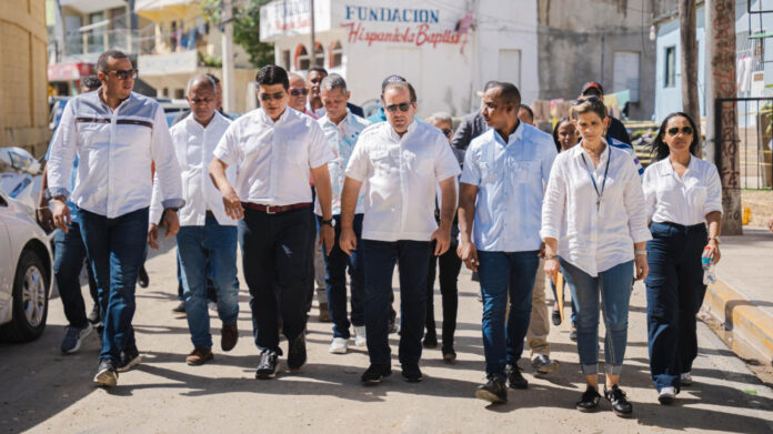 Supervisan avances de saneamiento en la cañada La Ochocienta