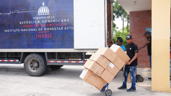 Inabie garantizará entrega a tiempo de uniformes y útiles escolares
