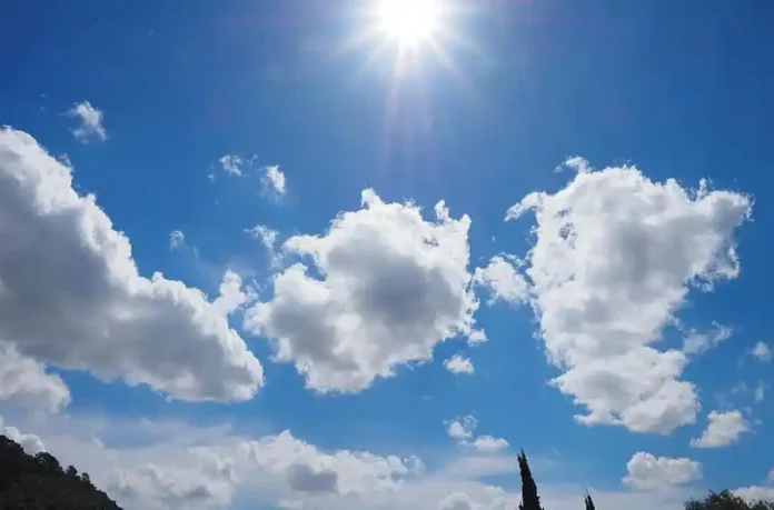Nubes dispersas en gran parte del país