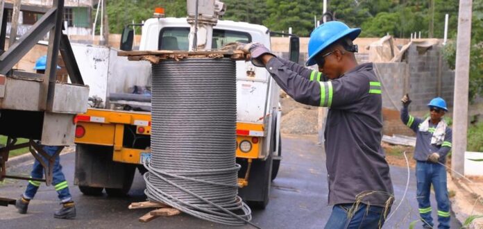 Edeeste mejora infraestructura eléctrica en Sabana Perdida