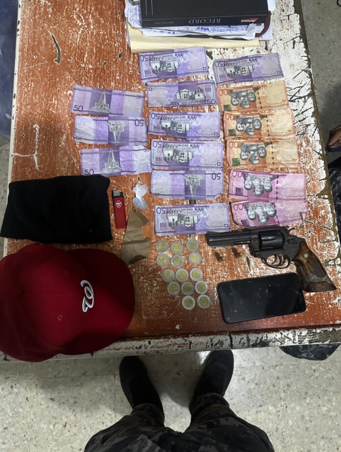 WhatsApp-Image-2025-02-12-at-9.48.49-AM Hombre resulta herido tras persecución policial en Samaná