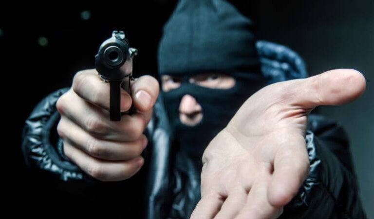 Militar hiere a presunto asaltante en un confuso incidente en SPM