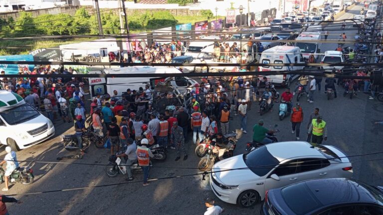 Trágico accidente en Puerto Plata deja dos fallecidos y ocho heridos