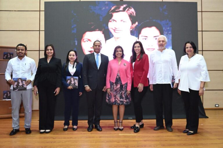 Presentan poema “Amén de Mariposas” en honor a las hermanas Mirabal