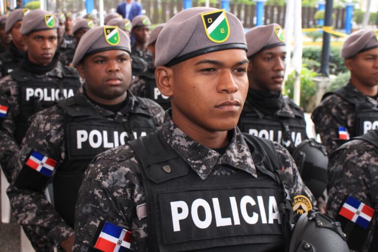 Policía Nacional frustra asalto en mueblería de Villa La Mata