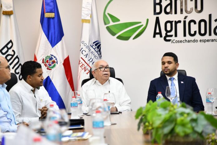 Bagrícola y Ministerio de la Juventud destinan becas a campesinos