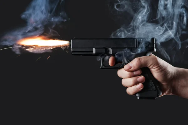 Joven muere en tiroteo en presunto punto de drogas