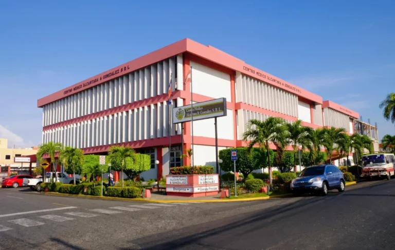 Centro Médico Alcántara y González solicita localizar familiares de pacientes afectados por tragedia en Jet Set