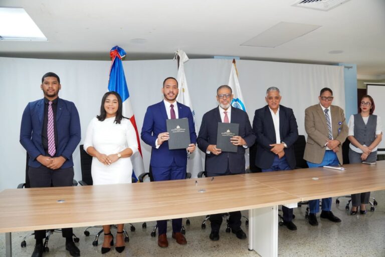 DGDC y Jaycees'72 firman convenio para impulsar el desarrollo comunitario