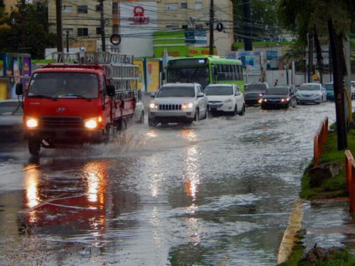 Vaguada y onda tropical provocarán lluvias en gran parte del país