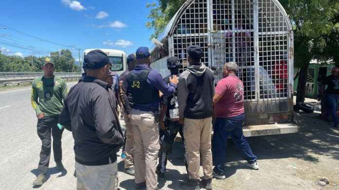 Operativo migratorio en Sosúa deja decenas de haitianos detenidos