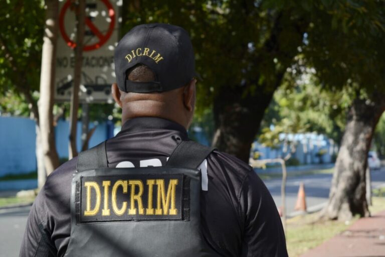 Dos hermanos se entregan al DICRIM tras muerte de joven