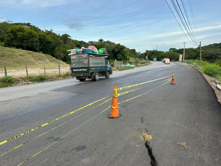 Vuelven a surgir grietas en tramo carretero Puerto Plata–Imbert