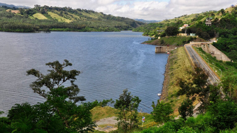 Indrhi avanza en la rehabilitación del canal San Juan–Jínova
