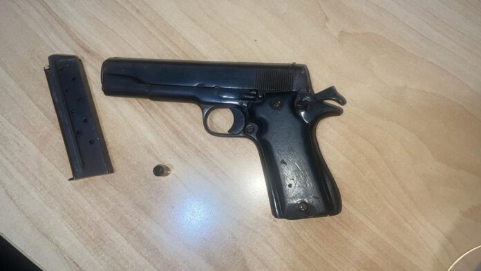 Policía ocupa arma ilegal y motocicletas en operativos en Los Guaricanos