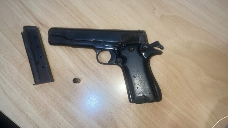 Policía ocupa arma ilegal y motocicletas en operativos en Los Guaricanos