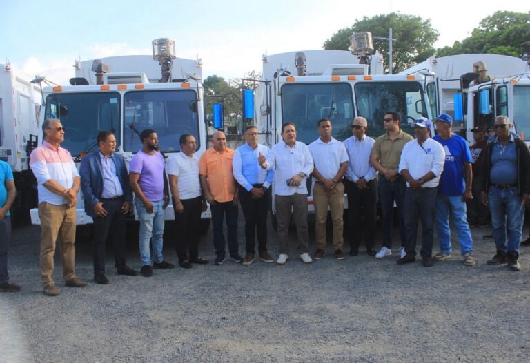 Alcaldía de Bonao adquiere seis camiones compactadores