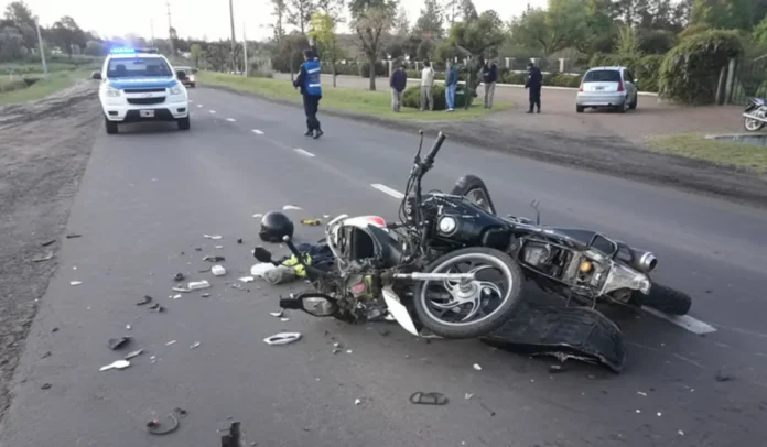 Agente policial muere tras colisión con vaca